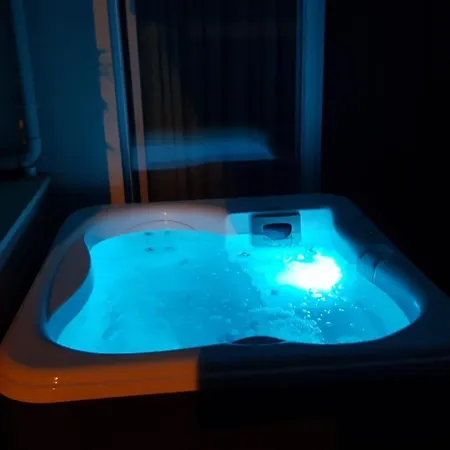 Апартаменты Salvia With Private Jacuzzi