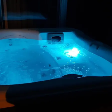 Апартаменты Salvia With Private Jacuzzi *
