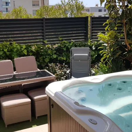 Апартаменты Salvia With Private Jacuzzi