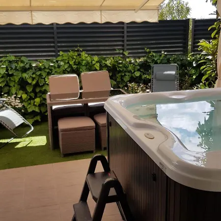 Апартаменты Salvia With Private Jacuzzi *