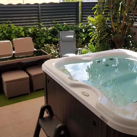 Апартаменты Salvia With Private Jacuzzi Сплит