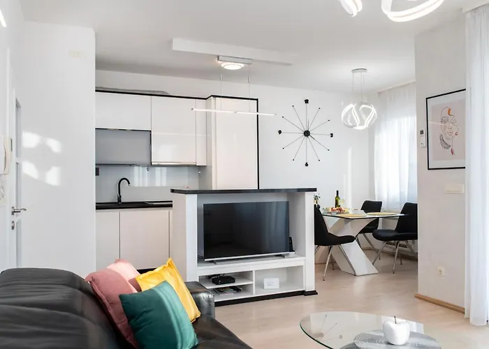 Salvia With Private Jacuzzi Apartment Split