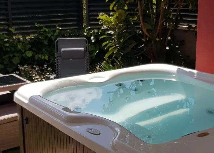Salvia With Private Jacuzzi