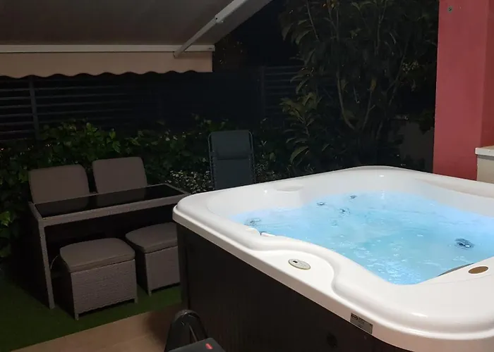 Salvia With Private Jacuzzi