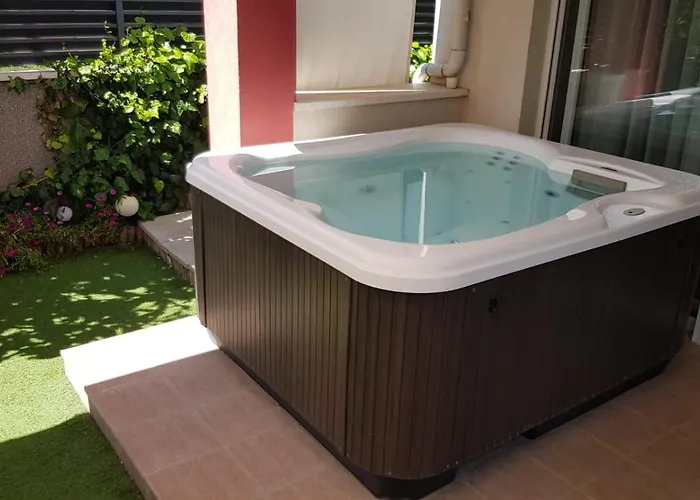 Salvia With Private Jacuzzi