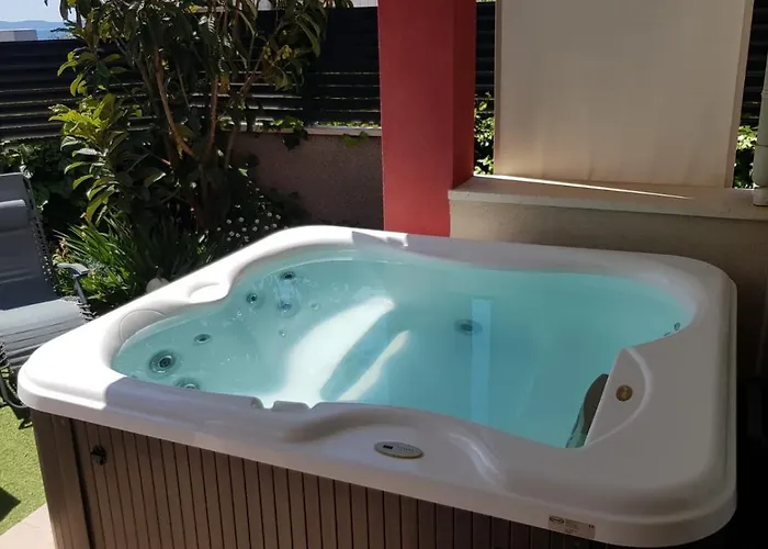Salvia With Private Jacuzzi