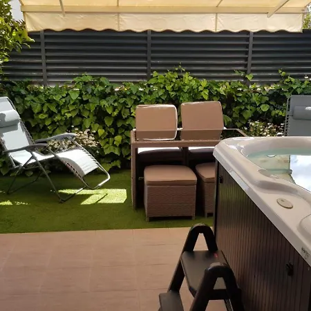 Salvia With Private Jacuzzi Split